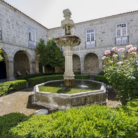 Claustros do Convento de São Pedro das Águias